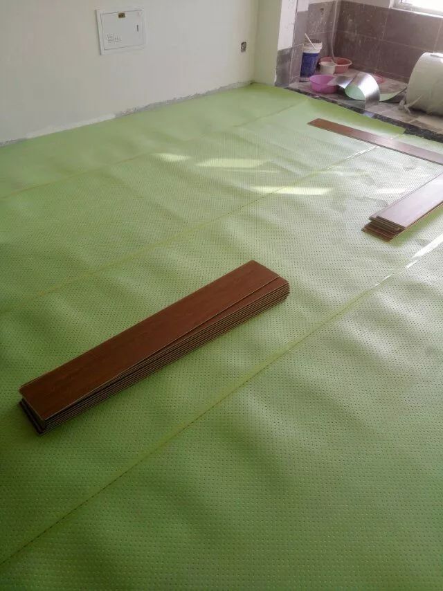 担心地板有甲醛，被逼的只能铺地砖？老外其实都用这个……