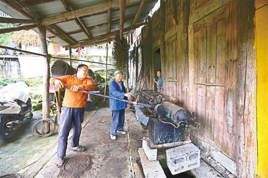 真相了：实木家具真没甲醛吗？木蜡油、水性漆、油性漆，哪个更环保？木油桐油能给实木用吗？硝基漆聚氨酯PU漆啥区别？| 家具生产02