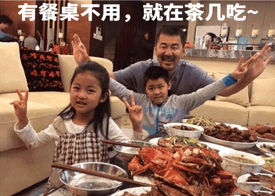 不要茶几，客厅会不会变大变实用？我家的选择是…… 边桌替代茶桌，矮几变成高几，4套方案15款家具大盘点！| 客厅餐厅布局